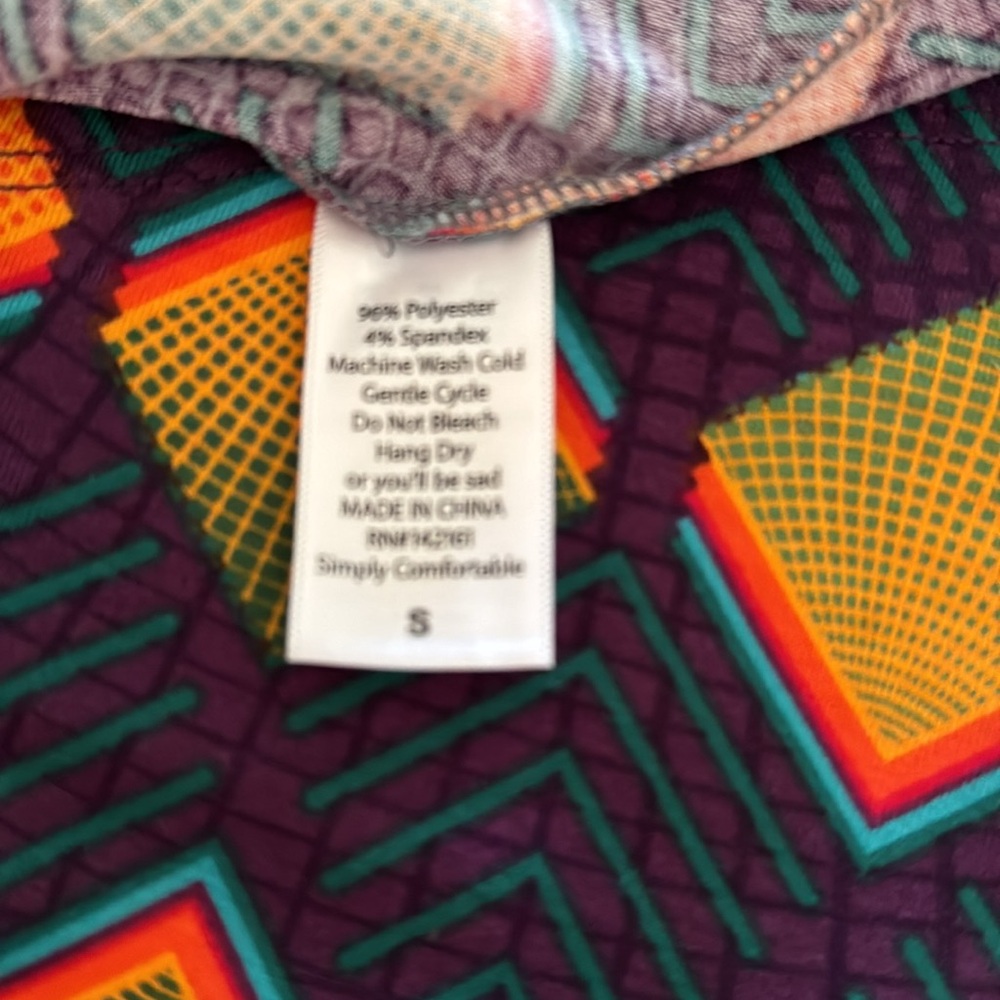 🍁Lularoe “Randy” geometric pattern S - Picture 4 of 5
